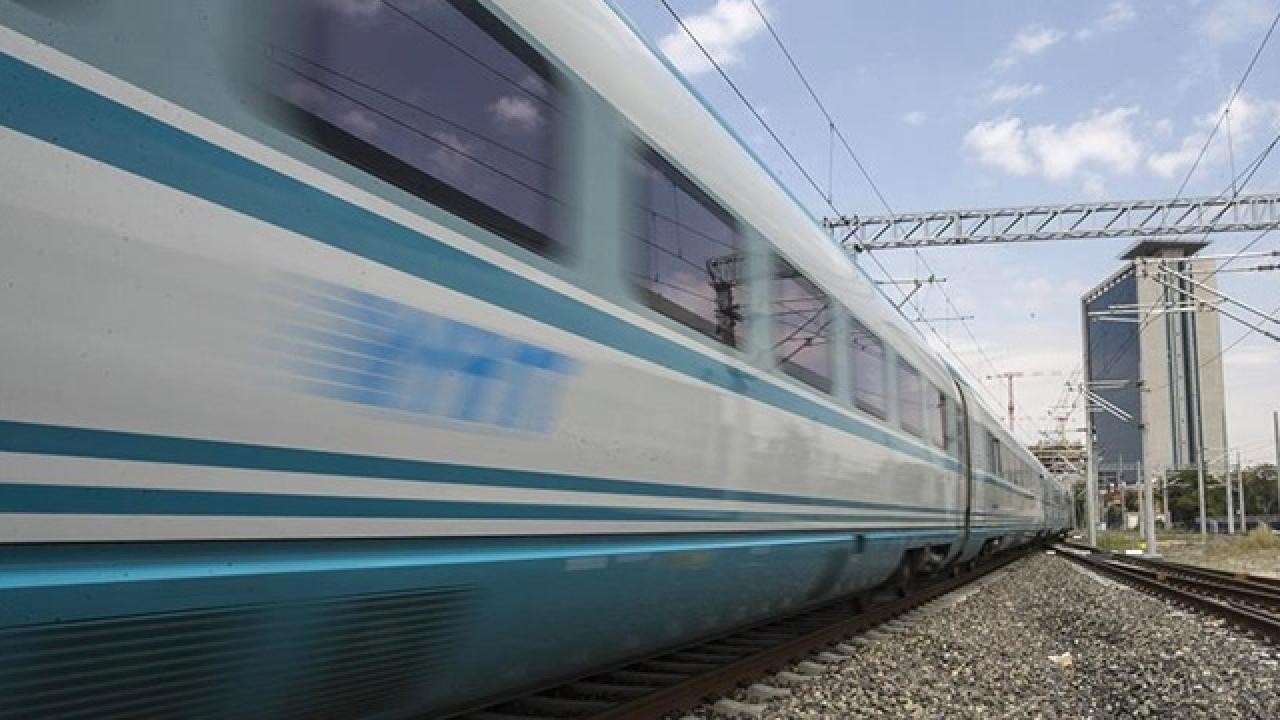 Türkiye’nin hızlı tren yatırımları sürüyor