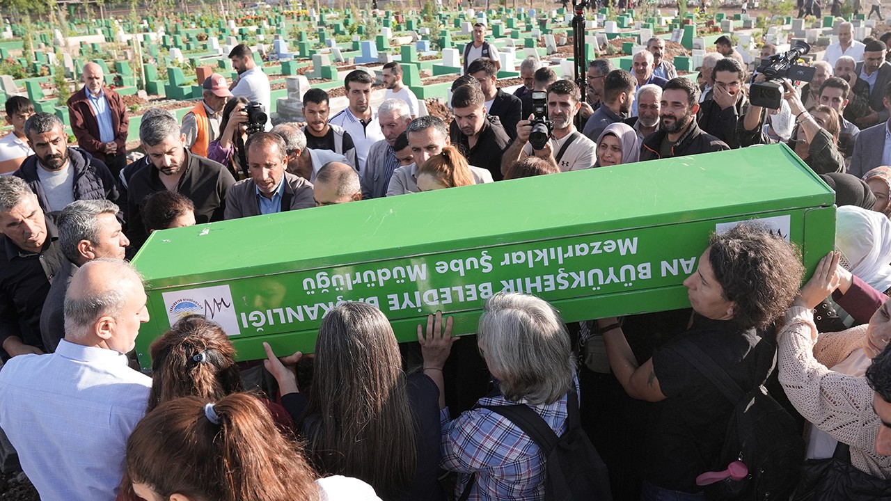 Üniversite öğrencisi Rojin Kabaiş'in cenazesi Diyarbakır'da defnedildi