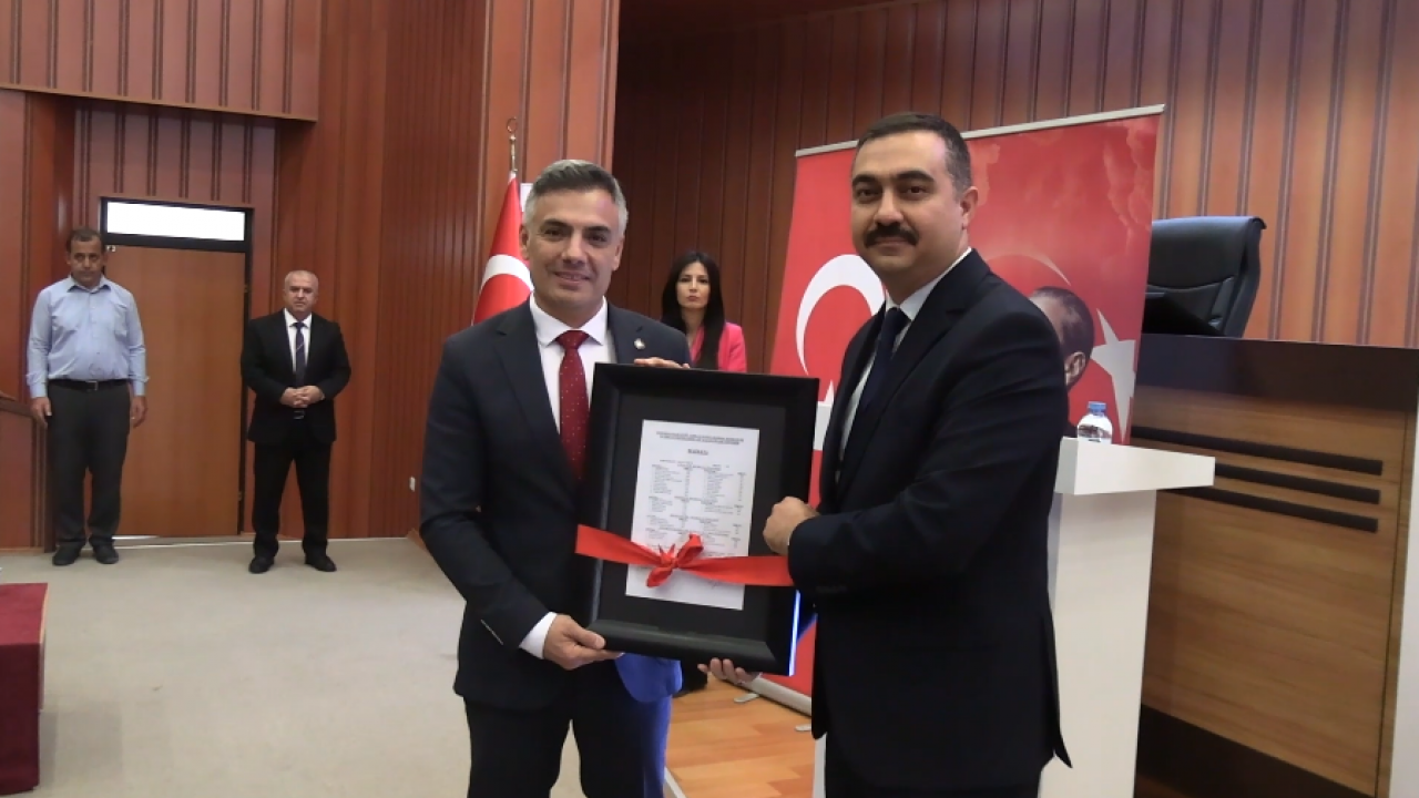 Konya Baro Başkanı Oktay Unkur mazbatasını aldı