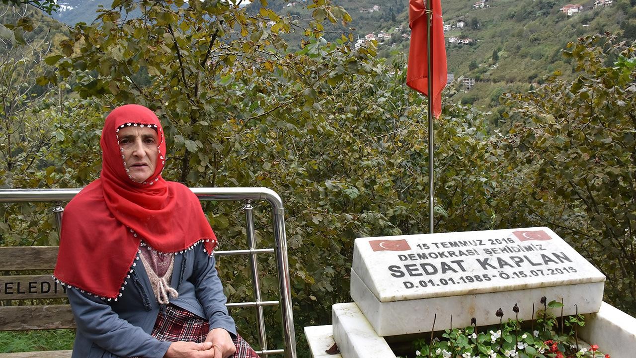 15 Temmuz şehidinin annesi: FETÖ elebaşı Gülen’i cehennem de kabul etmesin