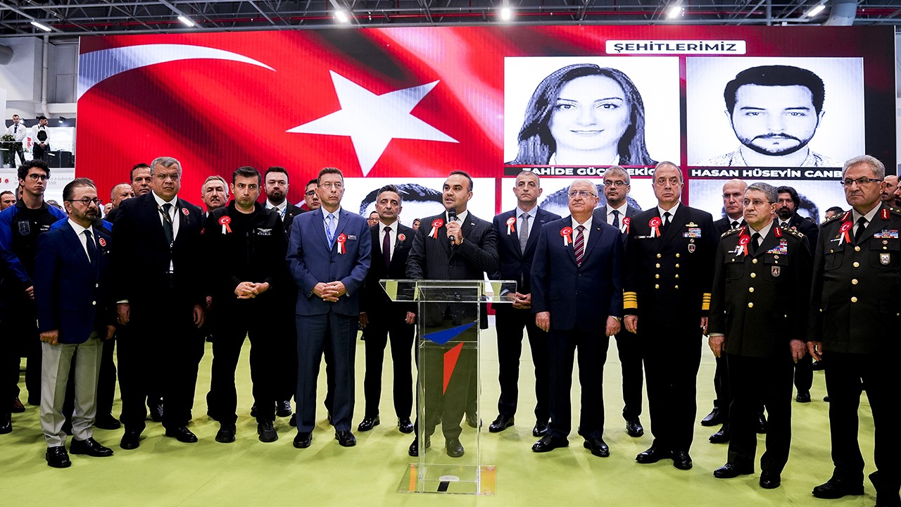 TUSAŞ'a yapılan terör saldırısında şehit olanlar için SAHA EXPO'da anma töreni düzenlendi