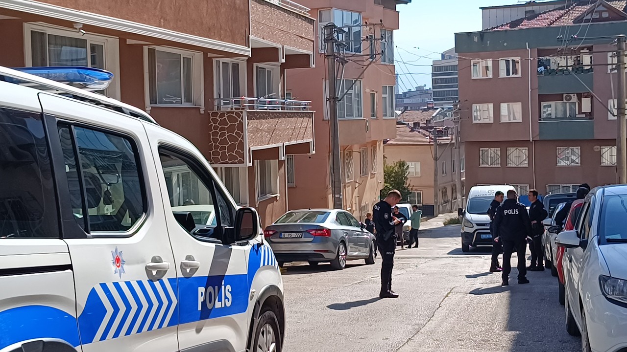 Boşanma aşamasındaki diş hekimi eşini, tabancayla başından vurarak öldürdü