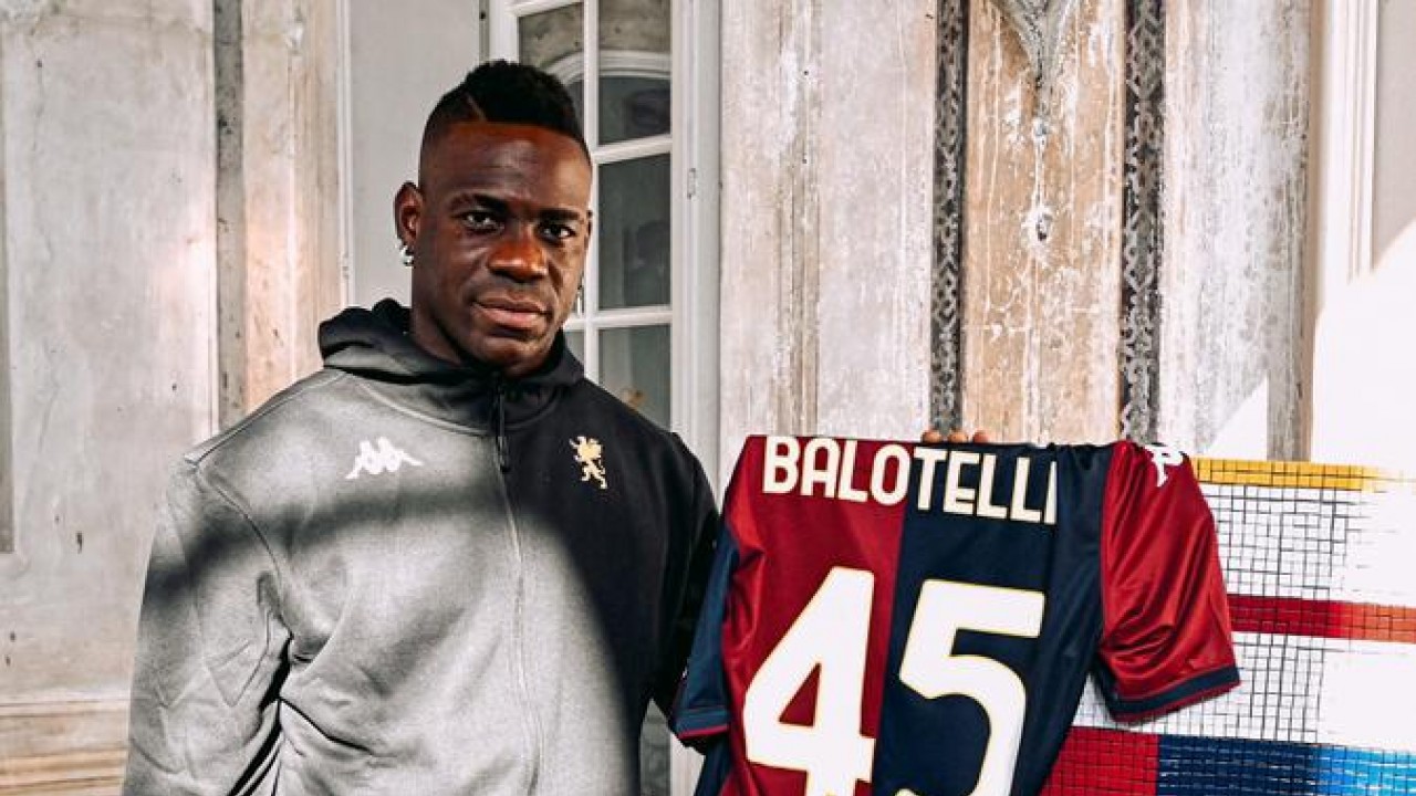 Balotelli Genoa'ya imza attı