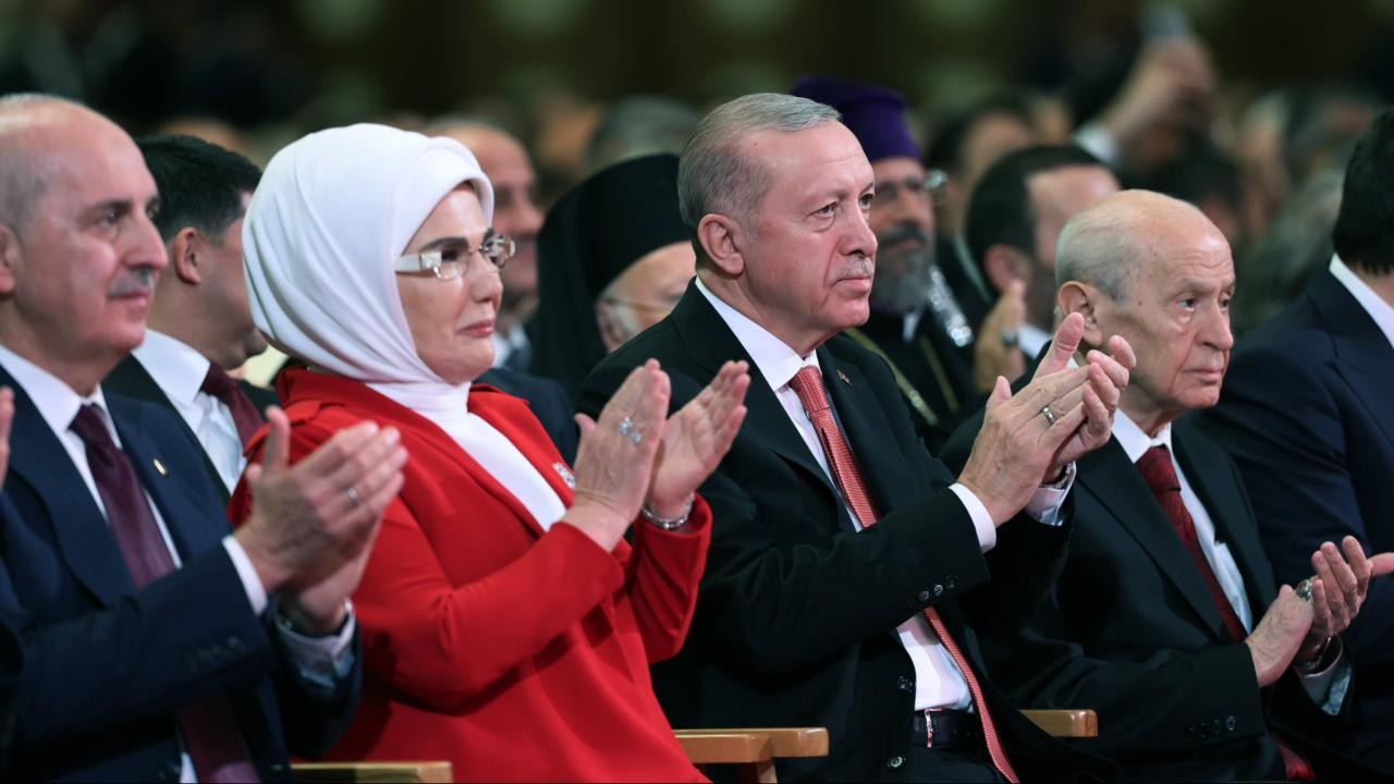 Emine Erdoğan: Cumhuriyetimizi, birlik ve beraberlik içinde ilelebet yaşatmayı diliyorum