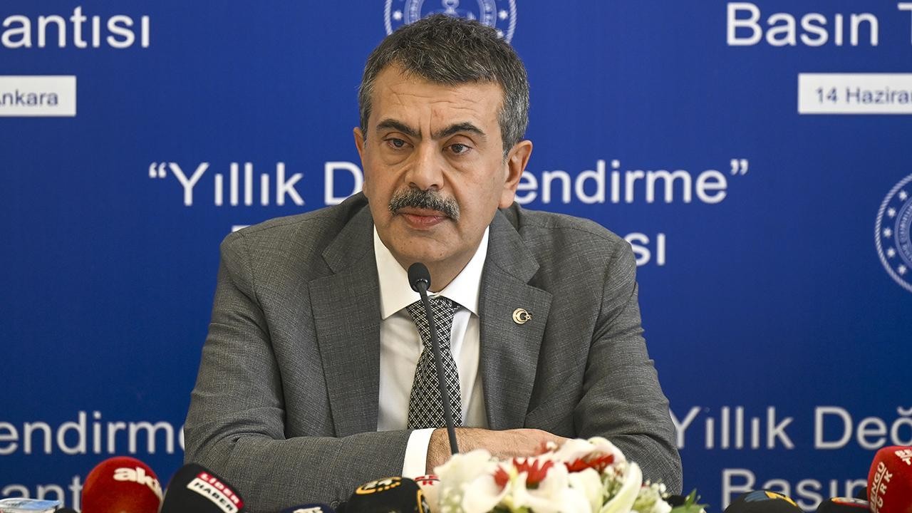 Bakan Tekin: Öğretmen adayı arkadaşlarımızın duygularını istismar etmesinler