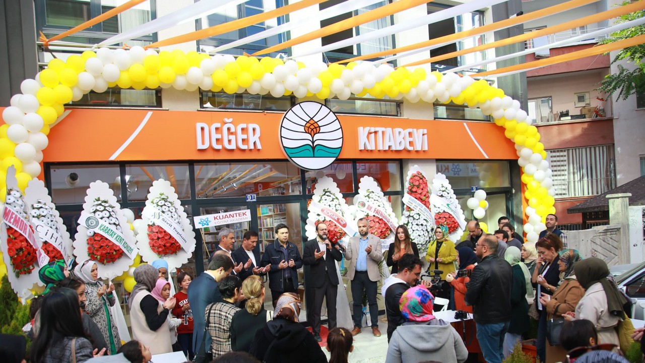 Konya’da ’Değer Kitabevi’ açıldı