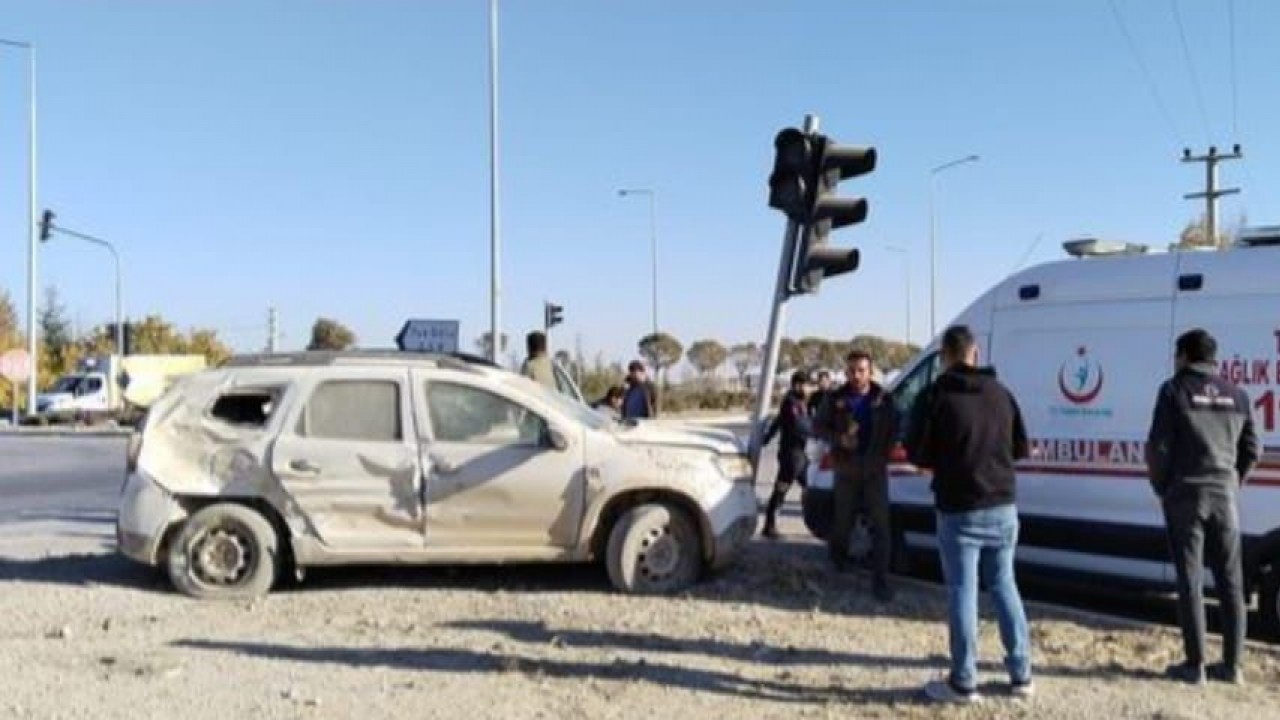 Aksaray’da tır ile otomobil çarpıştı: 2 yaralı