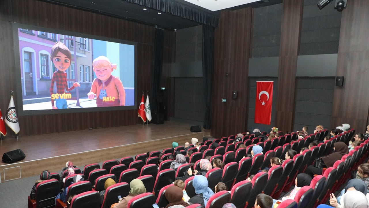 Karatay’da “Aile ile Film Zamanı” etkinliği yoğun ilgi görüyor