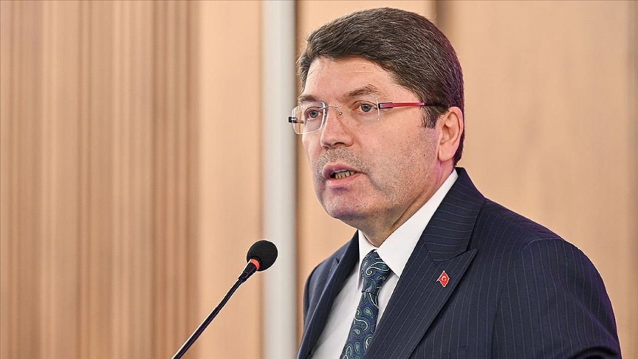 Bakan Tunç: CHP’li milletvekillerinin sözlü ve fiili saldırılarını şiddetle kınıyorum