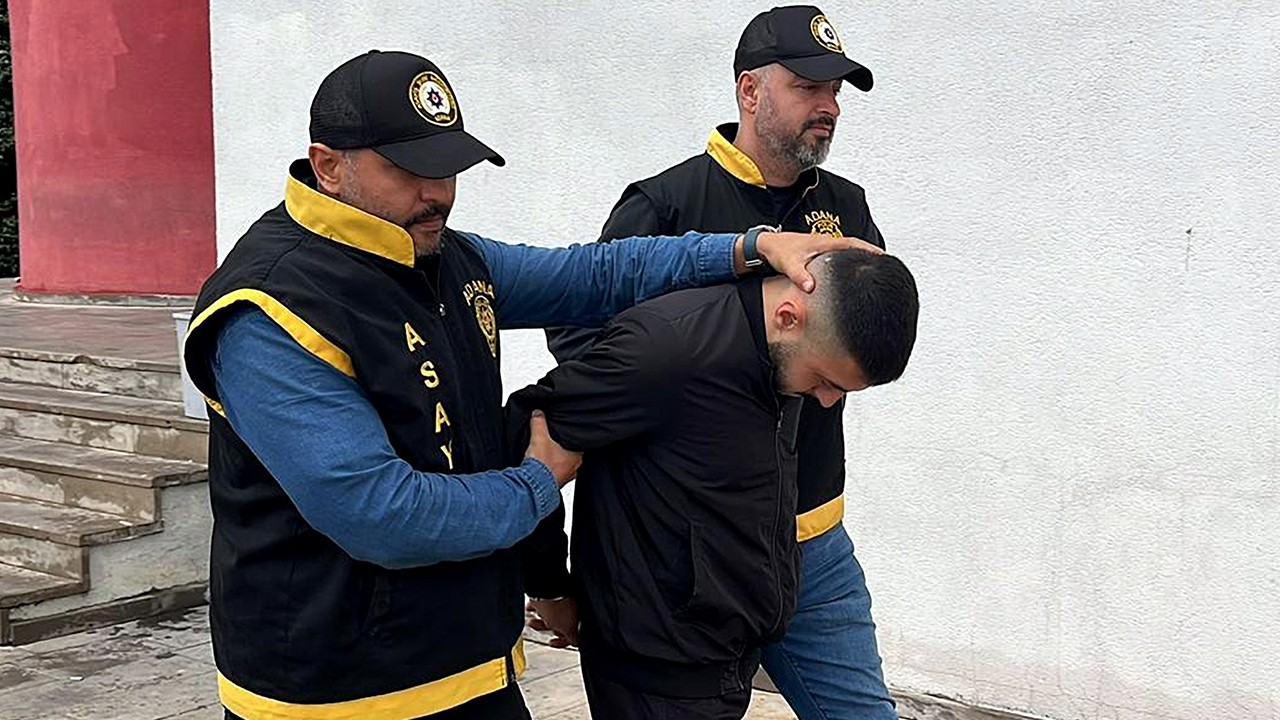 Biber gazı sıkan polise hakaret ettiği anları paylaştı, tutuklandı