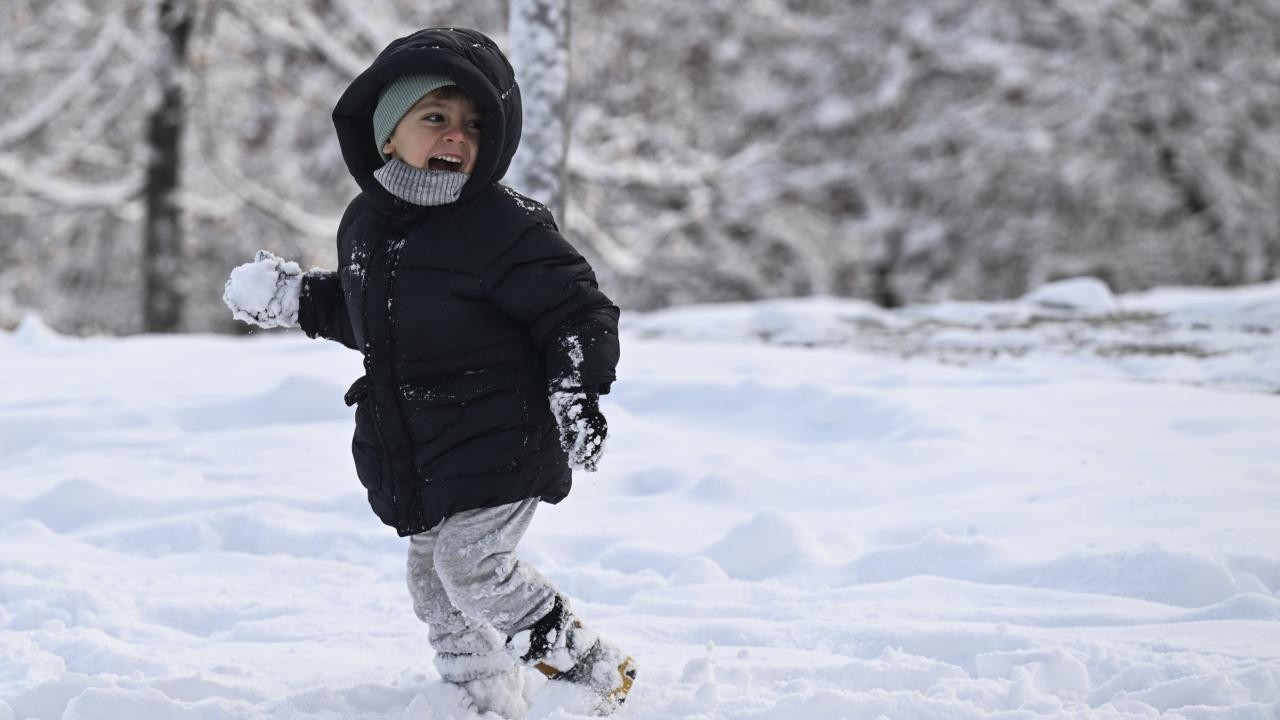 Bazı illerde kar yağışı nedeniyle eğitime 1 gün ara verildi