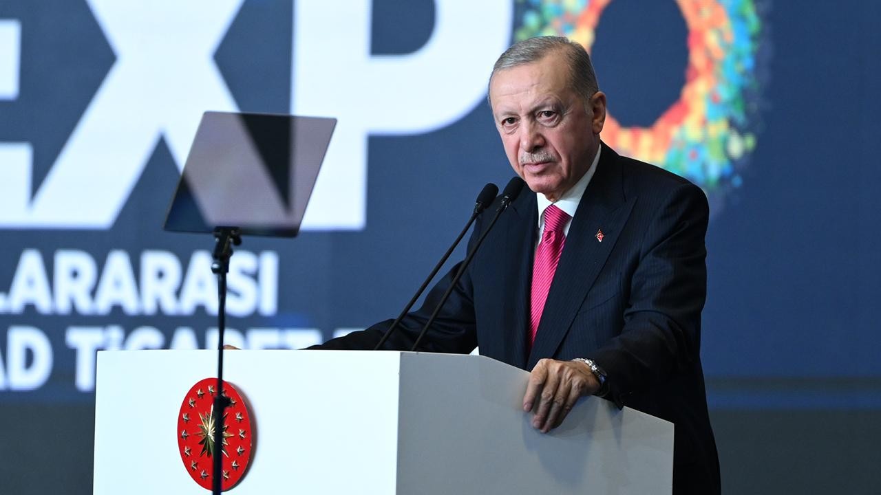 Erdoğan: Türk ekonomisi artık fırtınalı sulardan serin sulara doğru yol almaktadır