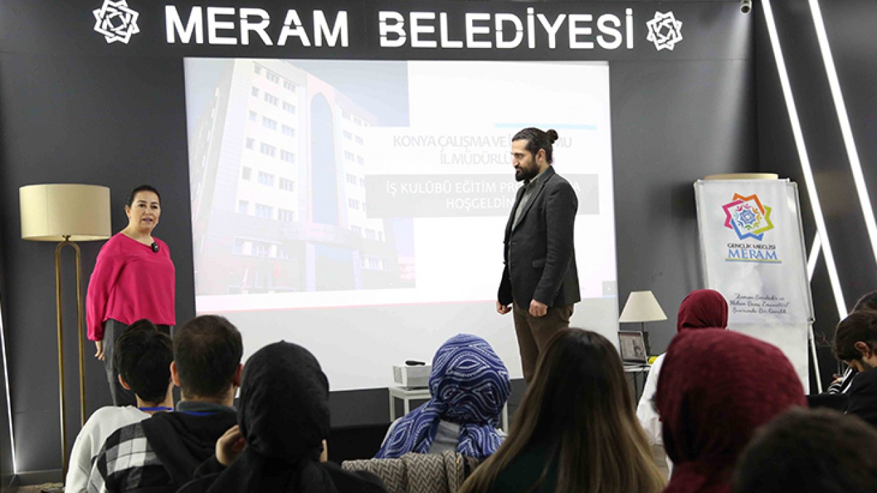 Meram Belediyesi, kariyer yolculuklarında gençlerin yanında