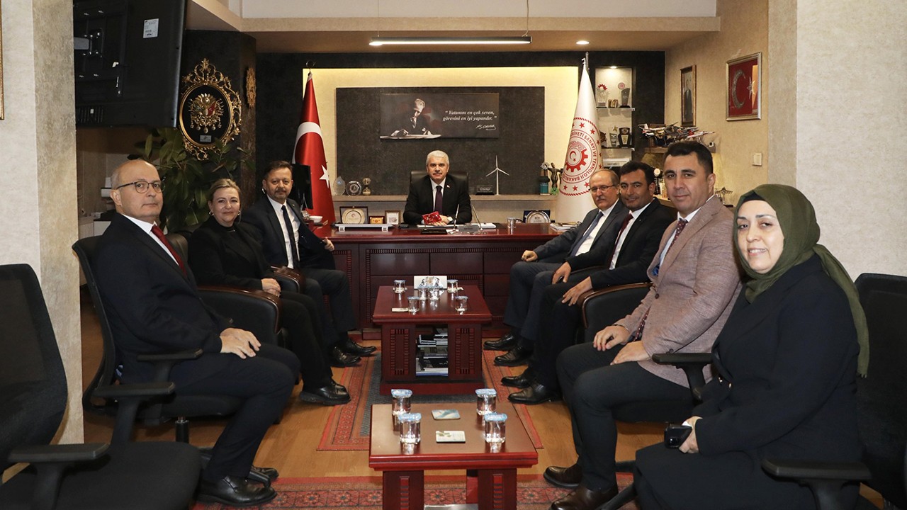 Vali Akın’dan Sanayi ve Teknoloji İl Müdürlüğü’ne ziyaret