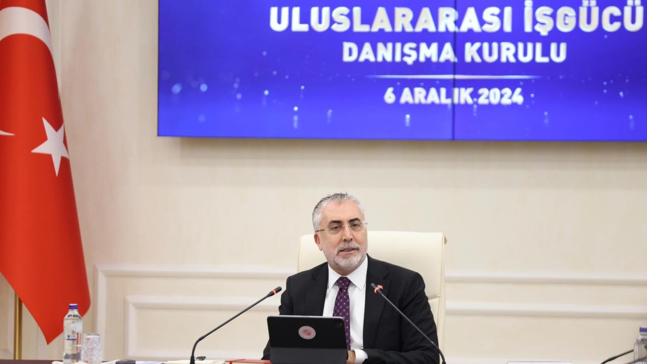 Bakan Işıkhan: Nitelikli iş gücünü çekecek şekilde adımlar atmaya özen gösteriyoruz