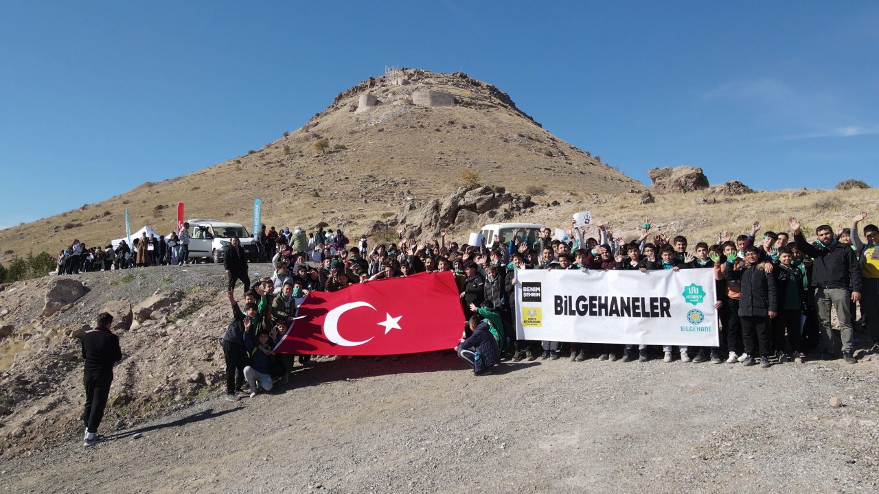 Bilgehanelerin 8. Sınıf öğrencileri takkeli dağ’da zirve yolculuğu deneyimi yaşadı