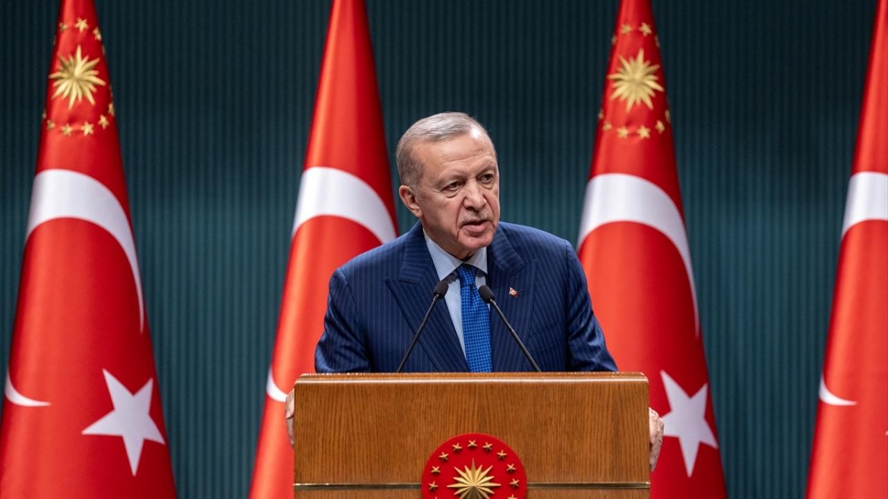 Cumhurbaşkanı Erdoğan, burs ve öğrenim kredisi yeni tutarını açıkladı