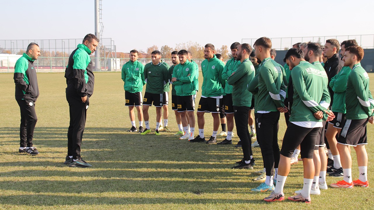 1922 Konyaspor Efeler’e hazırlanıyor