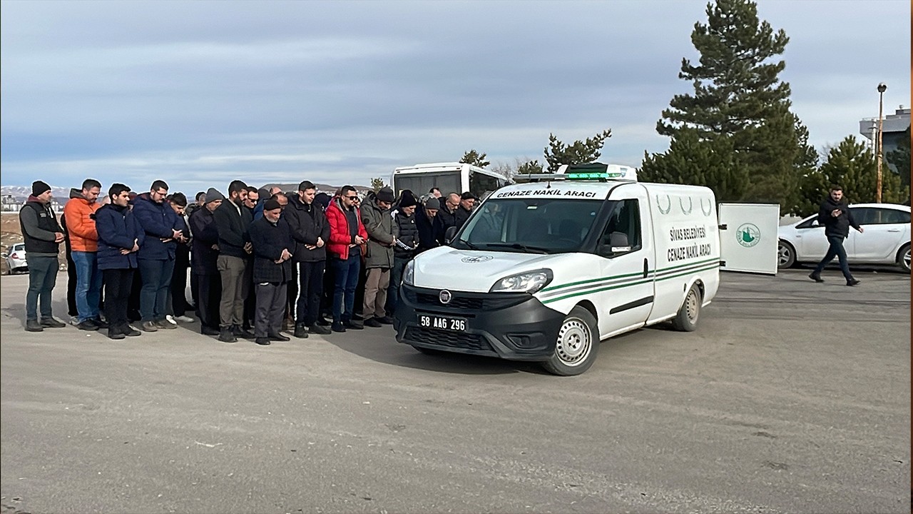 Annesi ve ikizini öldüren şüpheli tedaviye alındı, cenazeler köylerine götürüldü