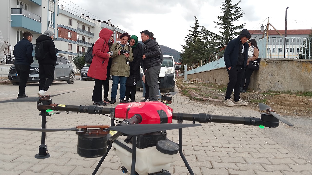 “Gökyüzünden tarıma dokunuş, Akşehir’in İHA-1 pilotları“ projesi başladı