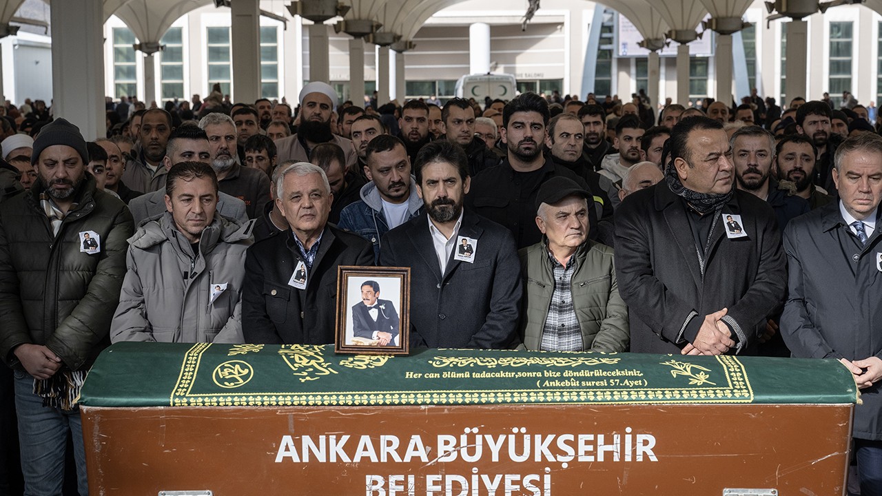 Ankaralı Turgut son yolculuğuna uğurlandı