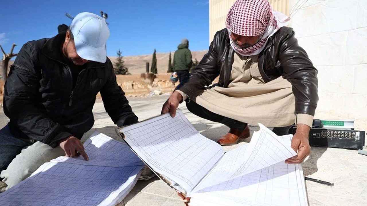 Rejim hapishanesinin mahkum kayıtları: Halk kayıplarını arıyor