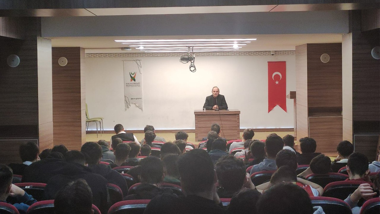 Prof. Dr. Mızırak, Hacıveyiszade Anadolu İmam Hatip Lisesi öğrencileri ile buluştu