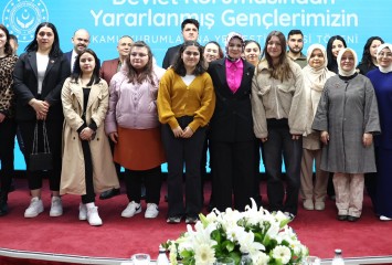 Devlet korumasında yetişen 718 genç kamuya atandı