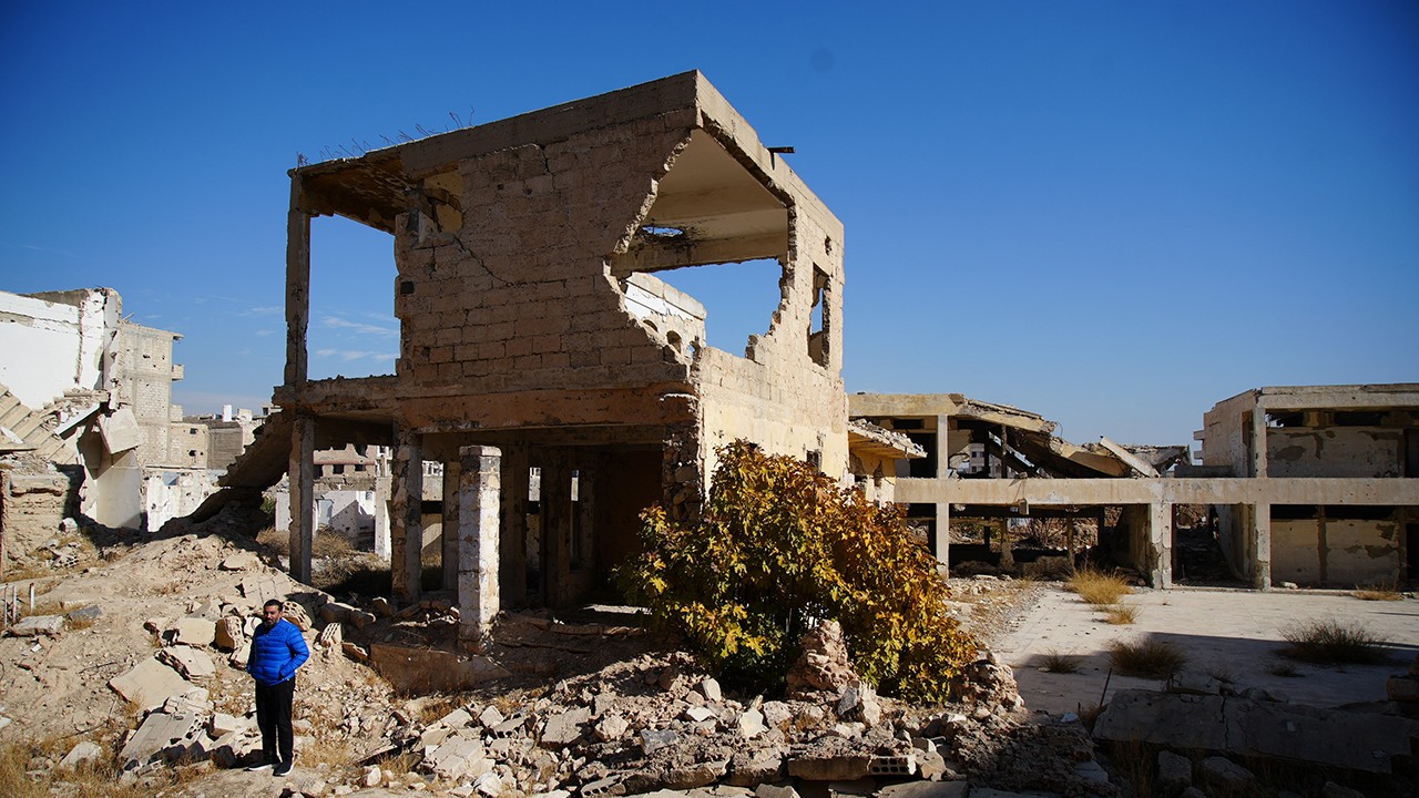 Esad’ın bombaladığı 2 bin 744 yıllık tarihi türbeden geriye yıkıntılar kaldı