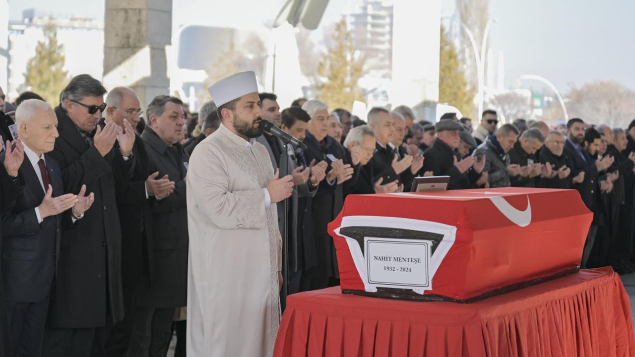 Eski bakan Nahit Menteşe son yolculuğuna uğurlandı