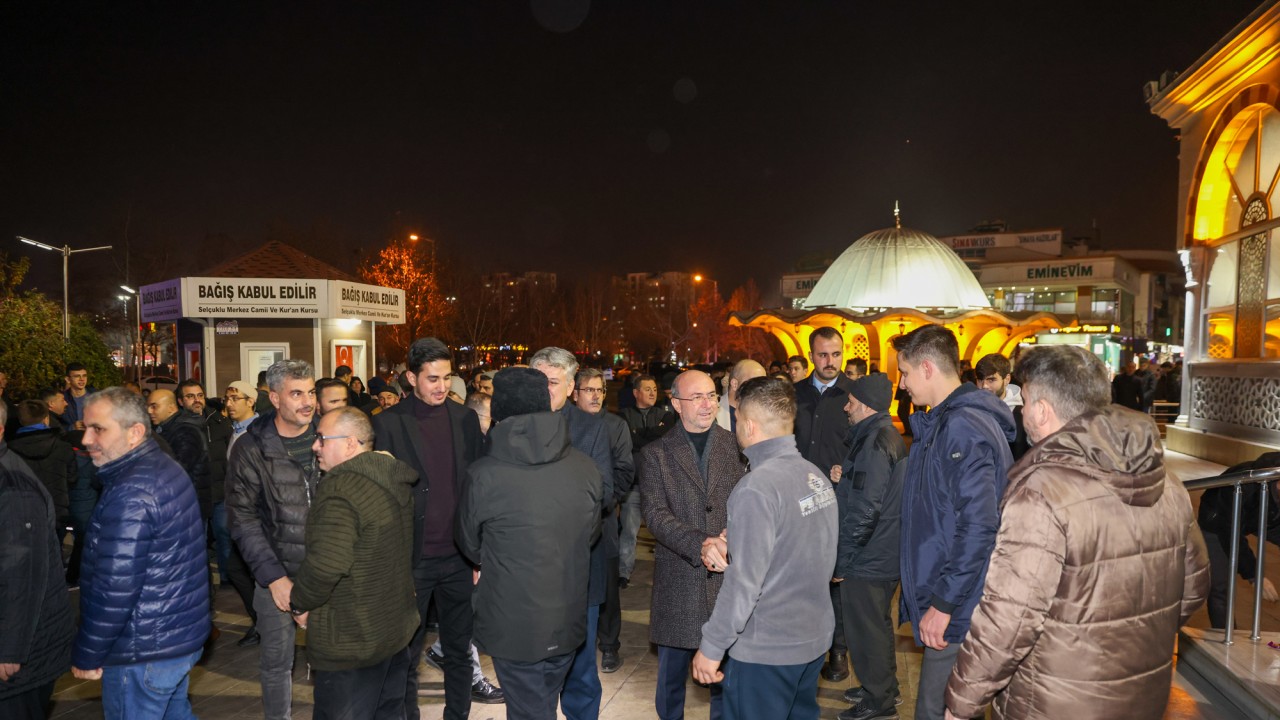 Başkan Pekyatırmacı vatandaşların kandil bereketine ortak oldu