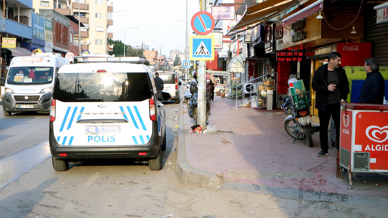 Kendisini bıçaklayan husumetlisini başından tabanca ile vurarak öldürdü