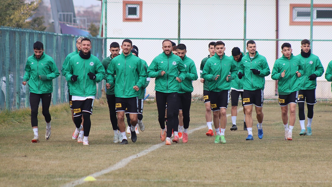 1922 Konyaspor’da rota transfere döndü