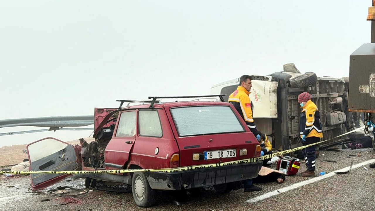 Zincirleme kaza: 3 ölü, 15 yaralı
