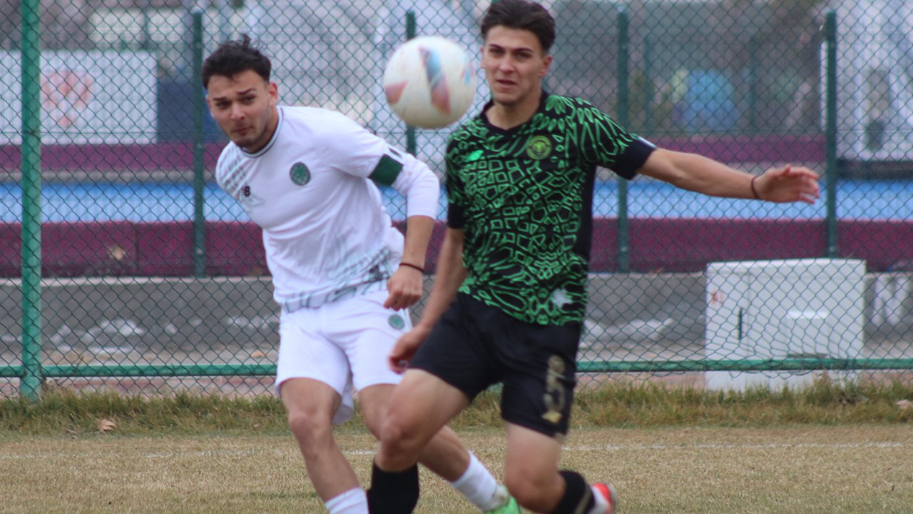 1922 ile Ömeranlıspor hazırlık maçında bir arada