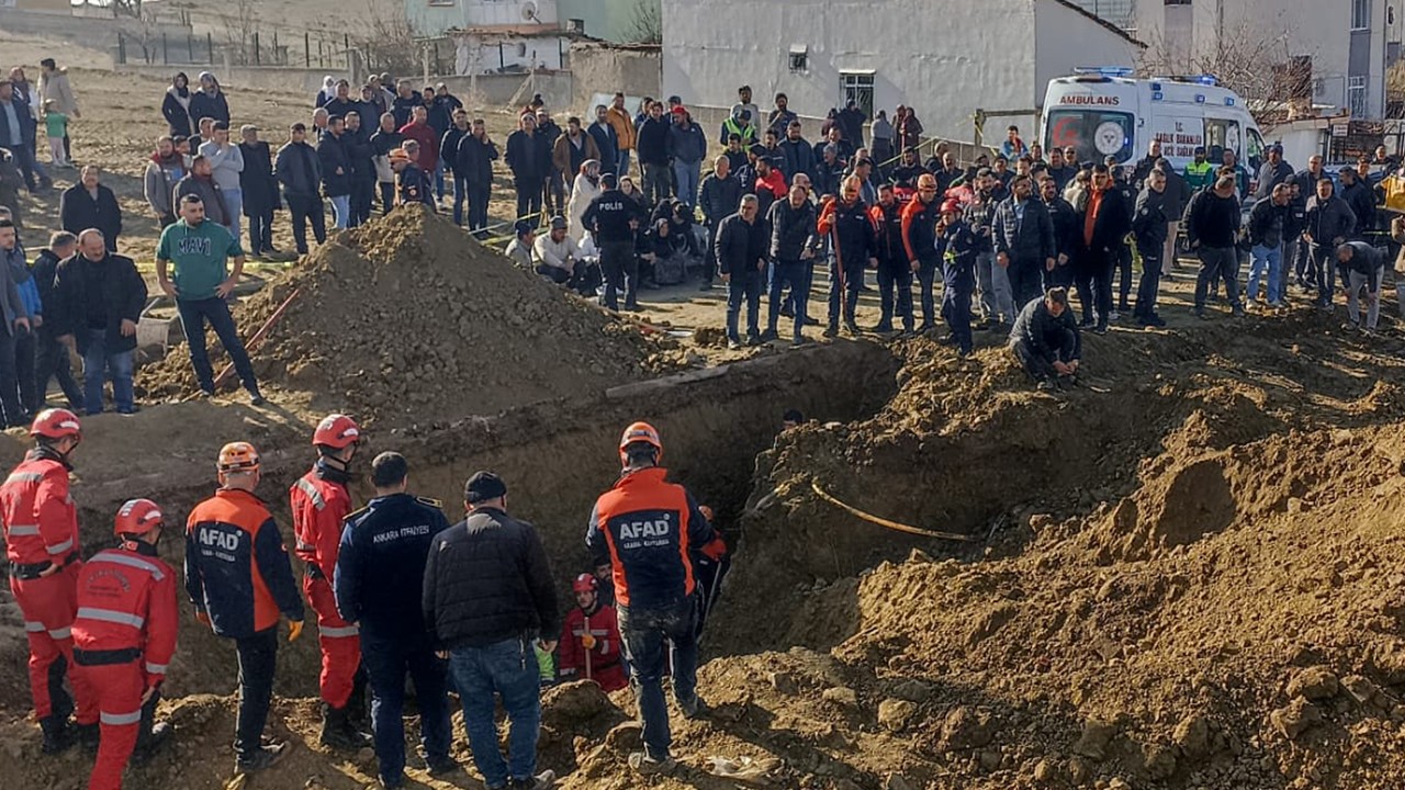 Kanalizasyon bağlantı çalışması sırasında göçük: 2 işçi hayatını kaybetti