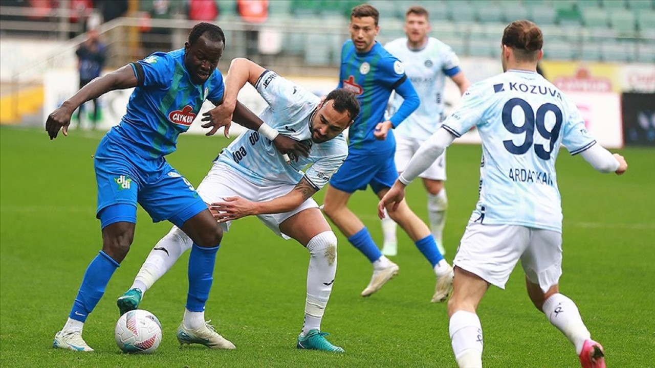 Çaykur Rizespor 3 puanı 3 golle aldı