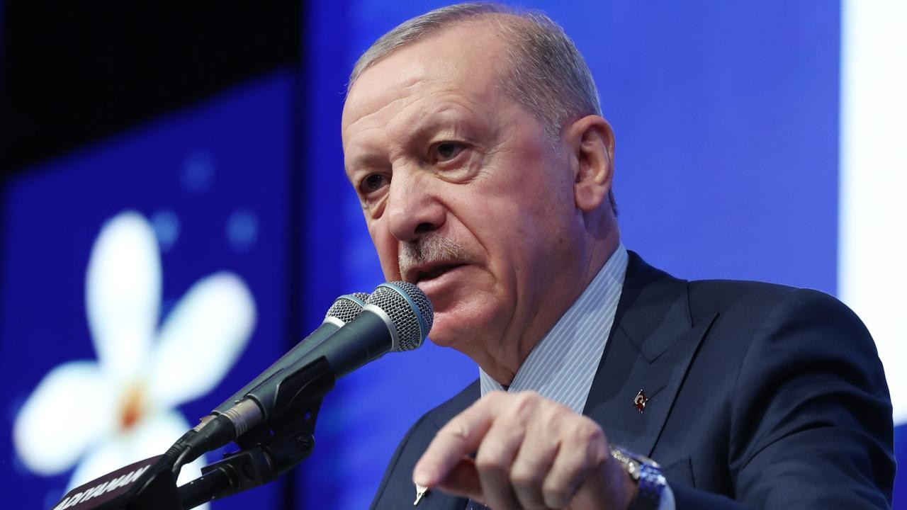 Erdoğan: Deprem bölgesinde evine girmeyen tek bir vatandaşımızı bırakmayacağız