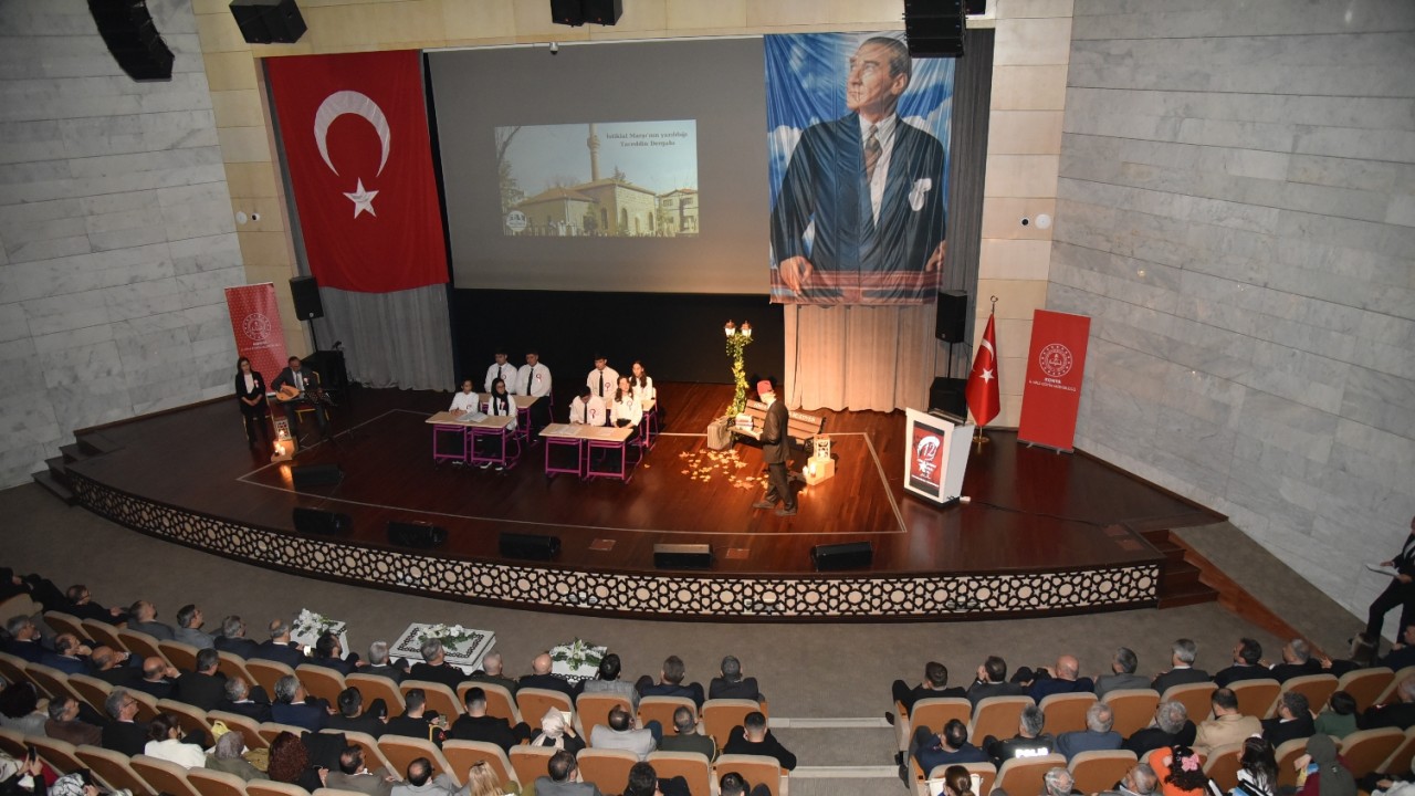 Konya Selçuklu Anadolu Lisesi'nde 12 Mart İstiklâl Marşı'nın kabulü ve Mehmet Akif Ersoy'u anma programı düzenlendi